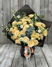 Букет цветов из:  Розы и Лизиантусы в Черноисточинске