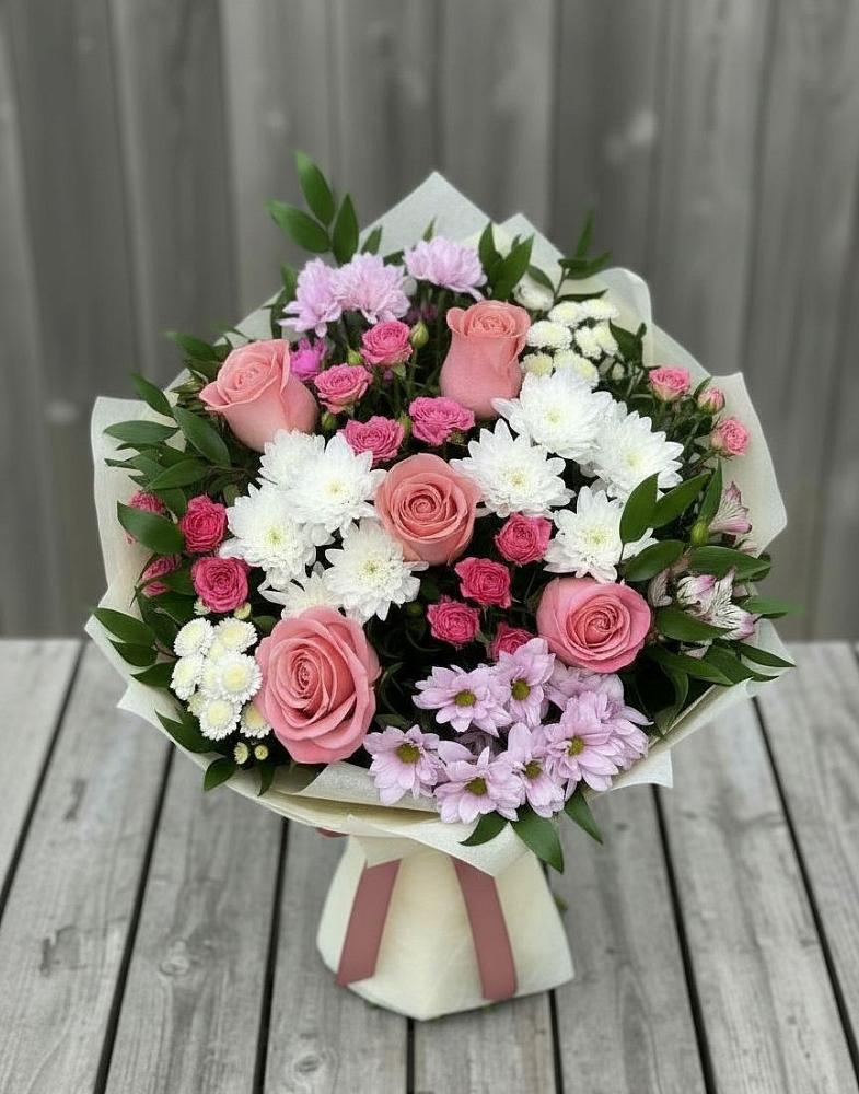 Букет цветов из: Альстромерии, Гвоздики, Розы и Хризантемы в Черноисточинске