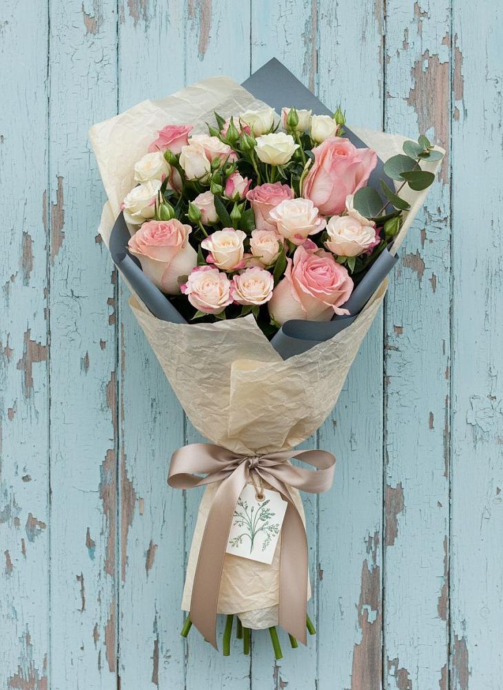 Букет цветов из: Розы в Черноисточинске