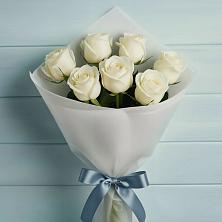 Букет 7 Белых роз Эдлесс Лав в Черноисточинске