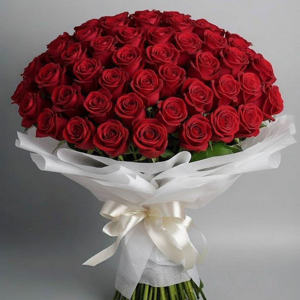 Букет 101 Красная роза Блэк Мэджик в Черноисточинске