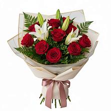 Букет цветов из:  Лилии и Розы в Черноисточинске