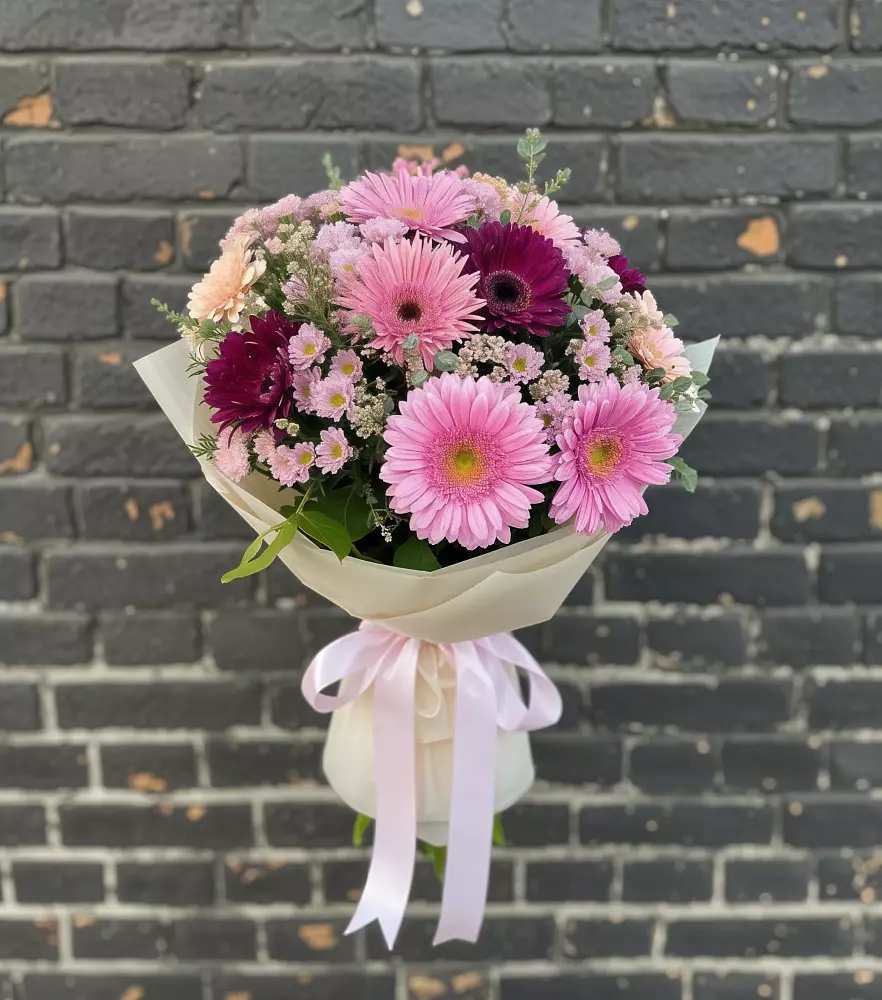 Букет цветов из: Герберы и Хризантемы в Черноисточинске