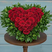 Цветочная композиция из Розы в виде сердца в Черноисточинске