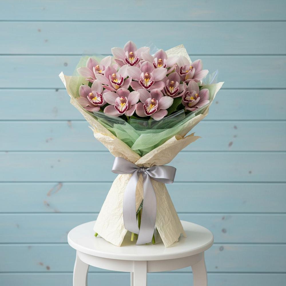 Букет цветов из: Орхидеи и Розы в Черноисточинске