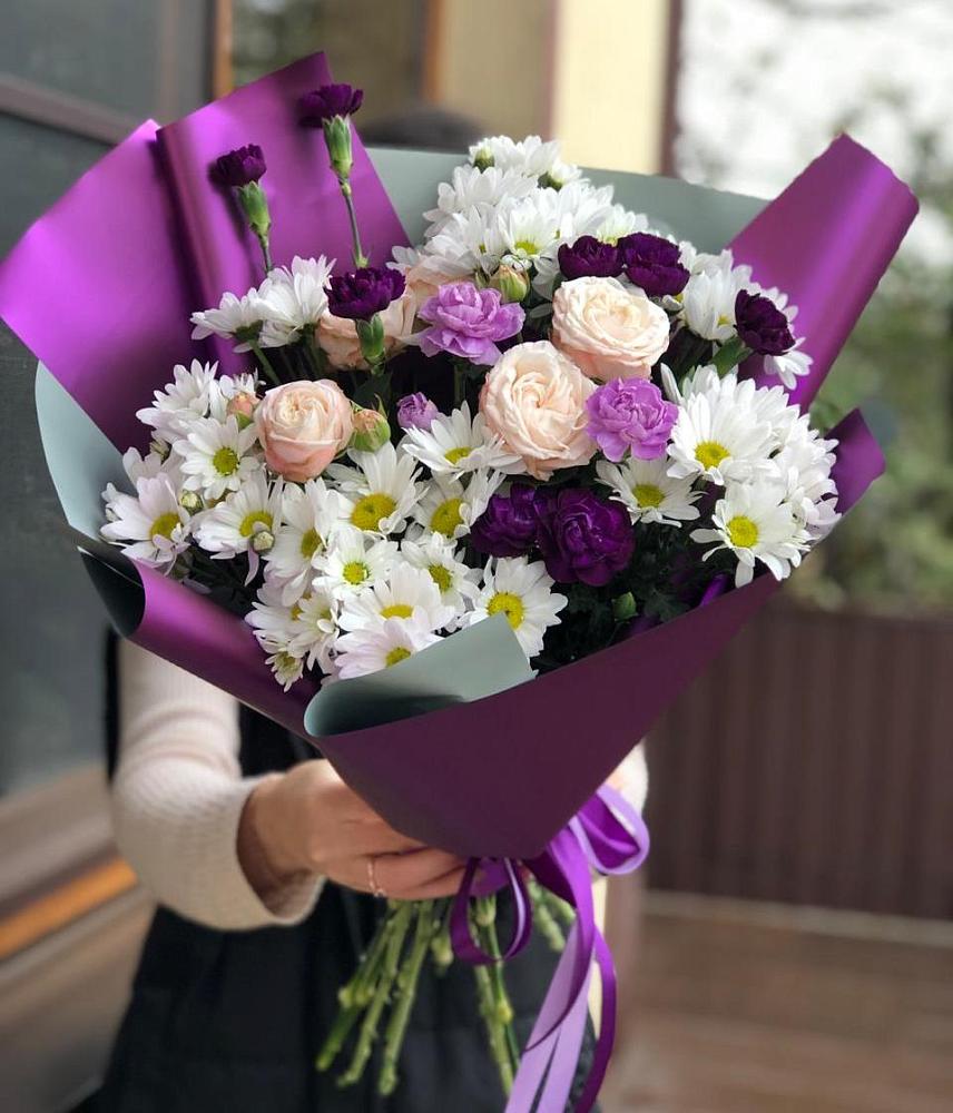 Букет цветов из: Хризантемы, Гвоздики и Розы в Черноисточинске