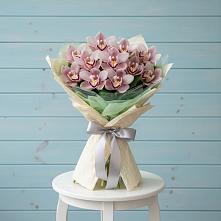 Букет цветов из:  Орхидеи и Розы #REPLACE_PRED# Черноисточинске