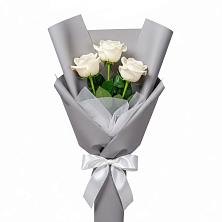 Букет 3 белые розы в Черноисточинске