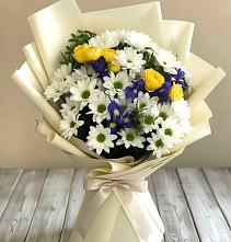 Букет цветов из:  Ирисы, Хризантемы и Розы #REPLACE_PRED# Черноисточинске
