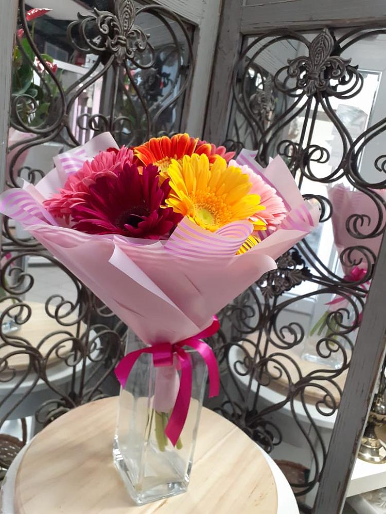 Букет цветов из: Герберы в Черноисточинске