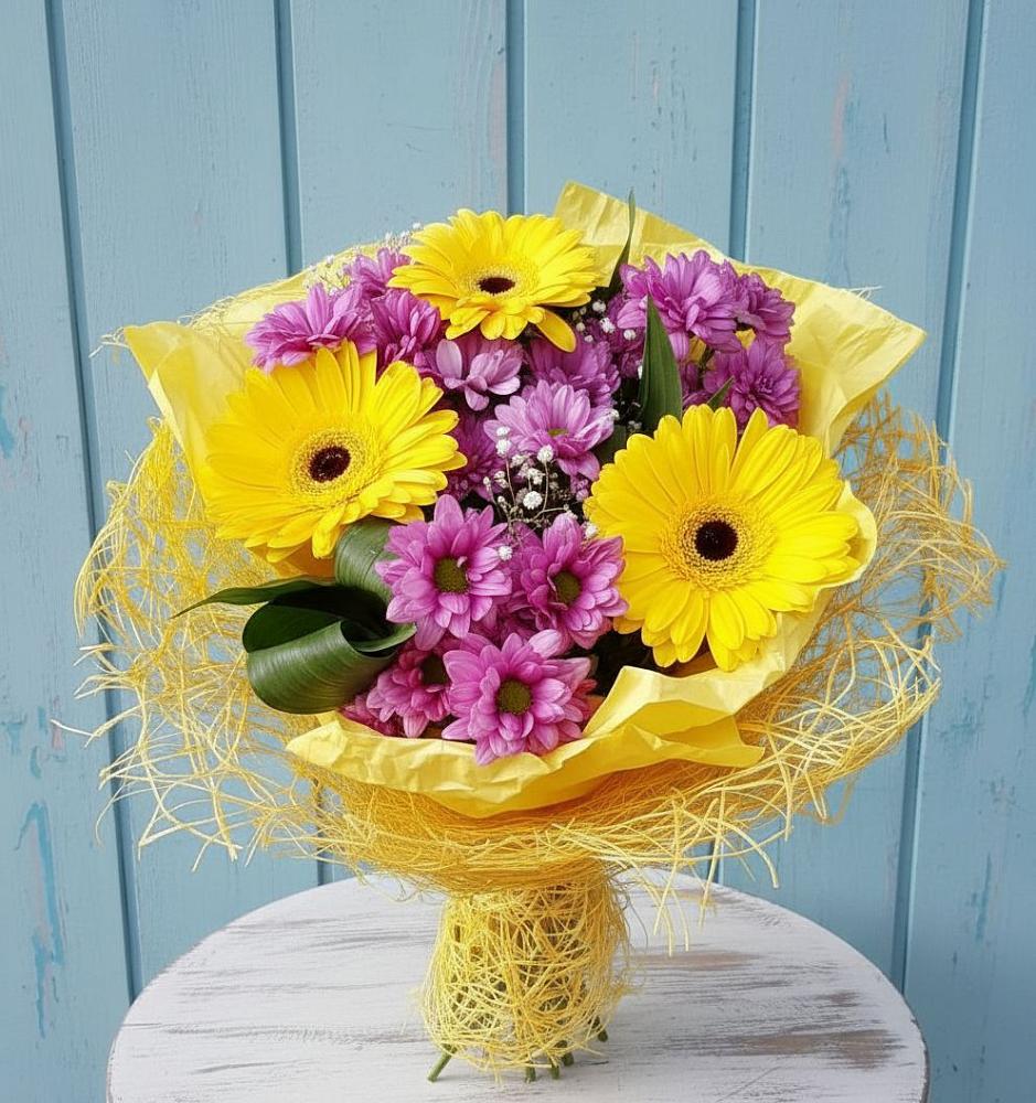 Букет цветов из: Хризантемы и Герберы в Черноисточинске