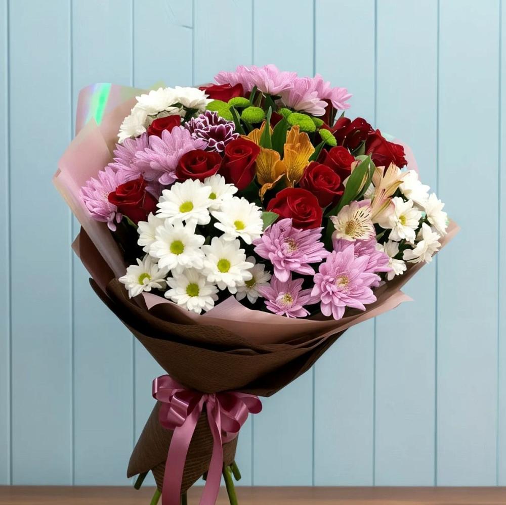 Букет цветов из: Розы, Хризантемы и Альстромерии в Черноисточинске