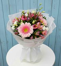 Букет цветов из:  Герберы, Альстромерии и Лизиантусы #REPLACE_PRED# Черноисточинске