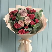 Букет цветов из:  Гвоздики и Розы в Черноисточинске