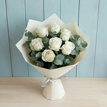 Букет Белые розы в Эвкалипте в Черноисточинске